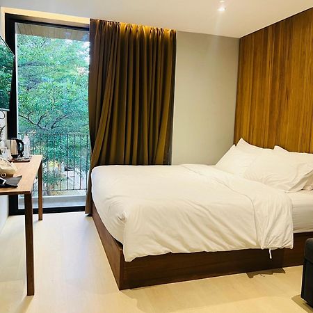 Woodstory Boutique Hotel Бангкок Экстерьер фото