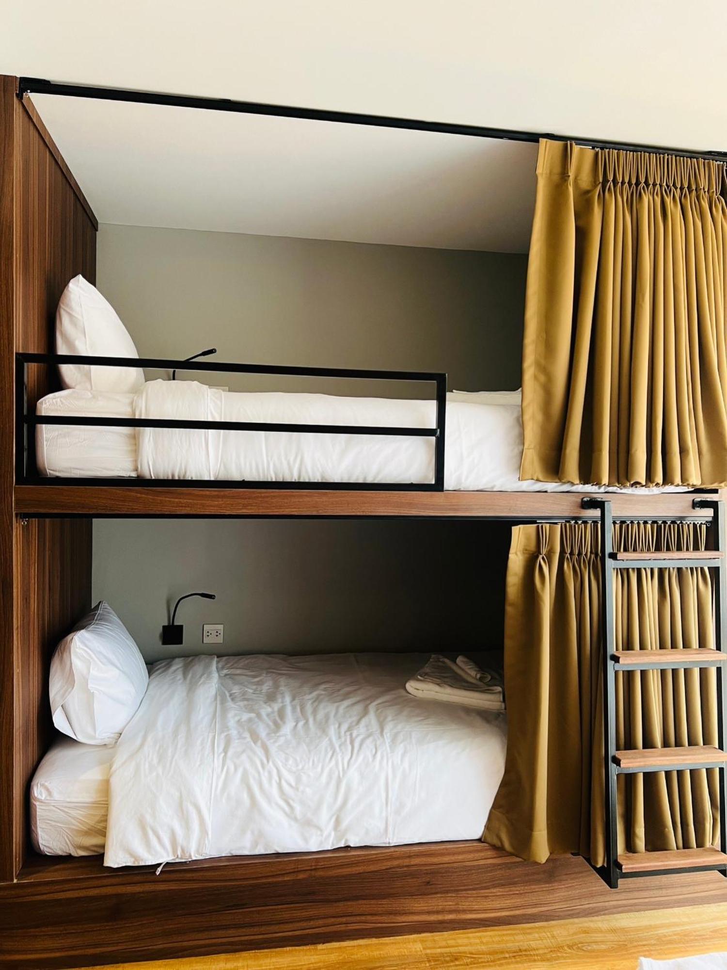 Woodstory Boutique Hotel Бангкок Экстерьер фото